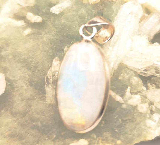 Colgante de Piedra Luna Ovalado