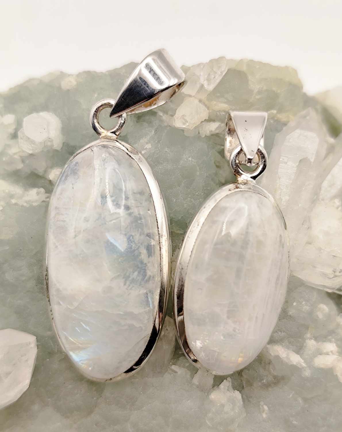 Colgante de Piedra Luna Ovalado