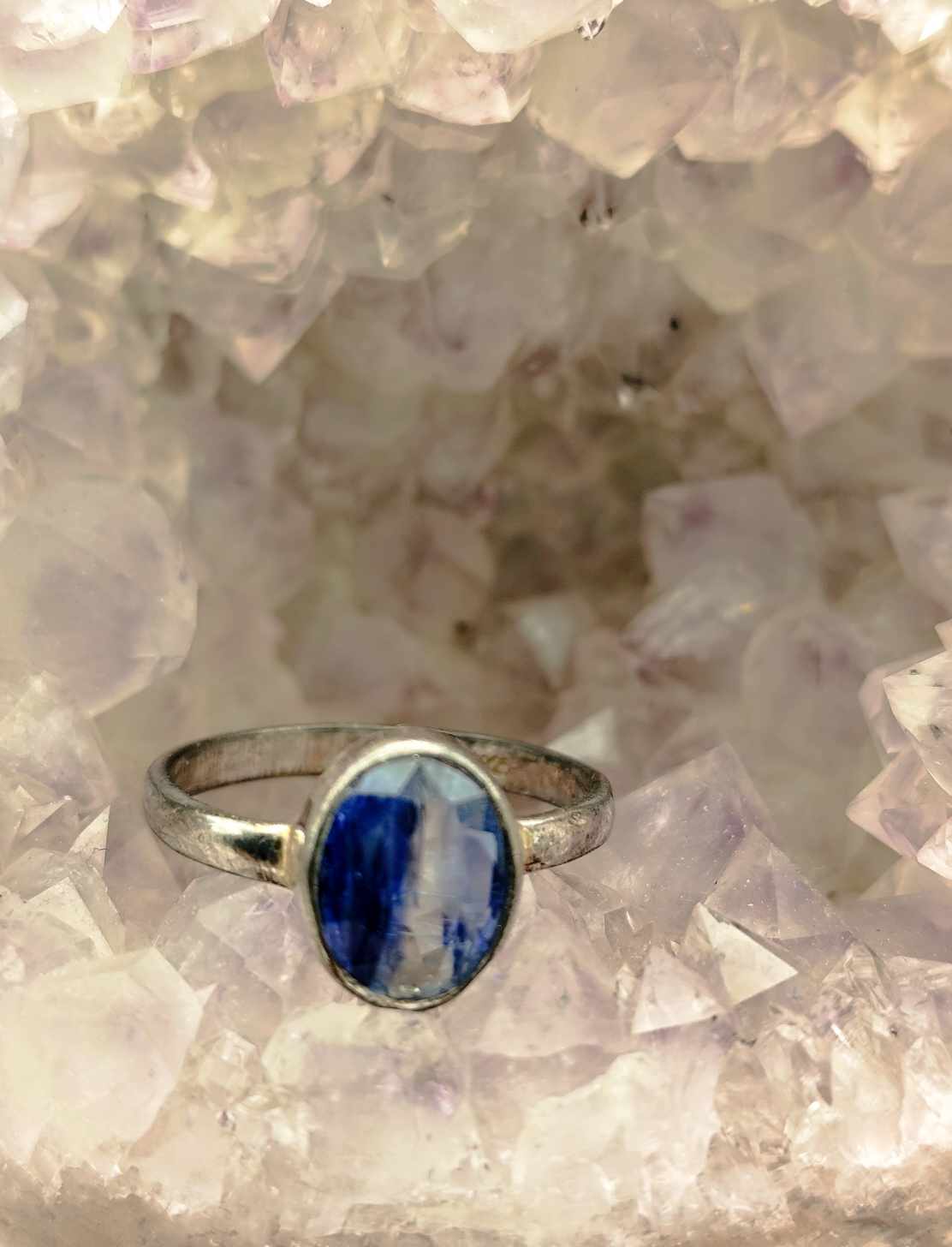 Anillo de Cianita de plata