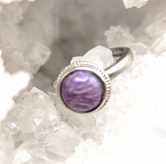 Anillo de Charoita