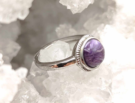 Anillo de Charoita