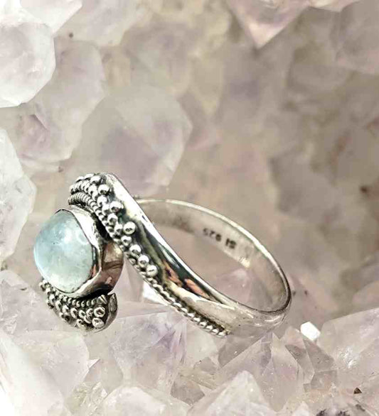 Anillo de Piedra Luna de plata