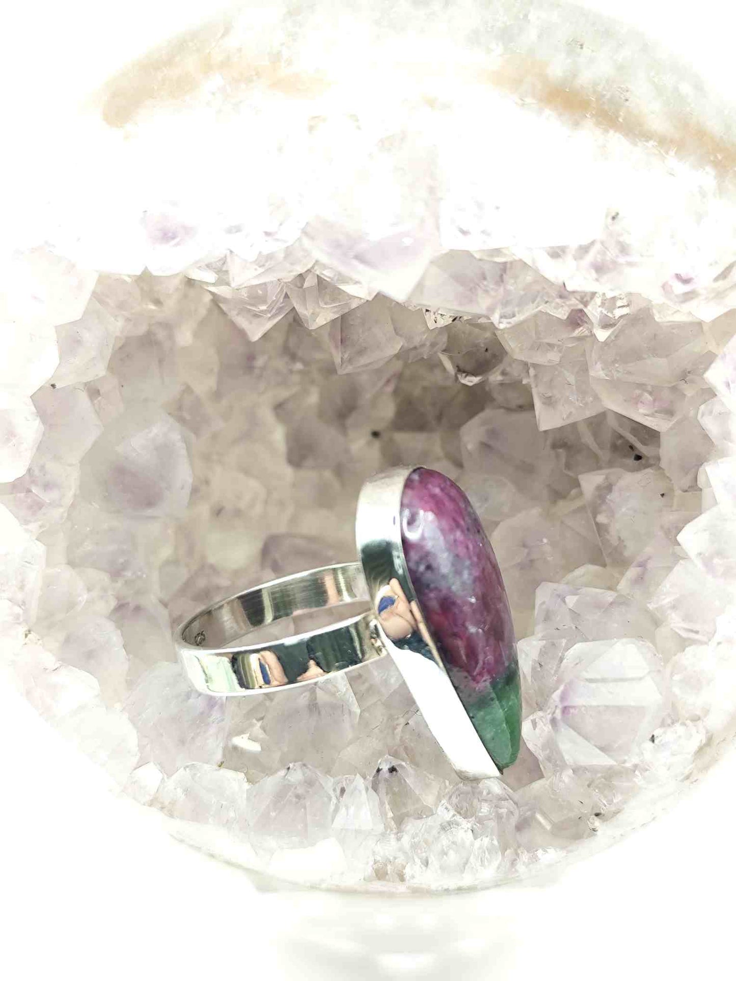 Anillo de Rubí en Zoisita de plata