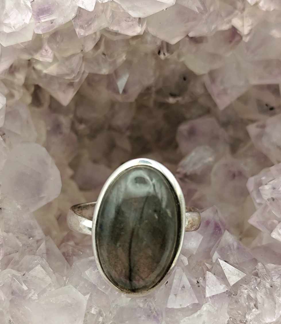 Anillo de Labradorita de plata