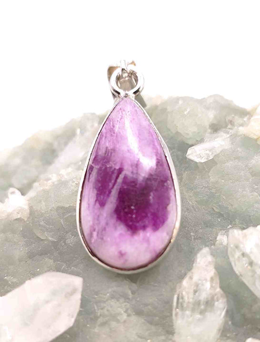 Colgante de Kammererita lila