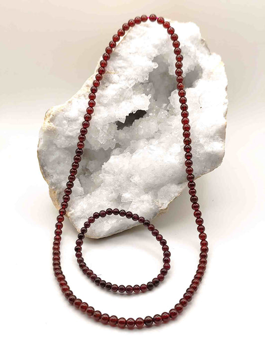 Conjunto de Collar y Pulsera de Granate