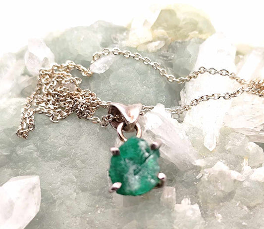 Colgante de Esmeralda de plata.