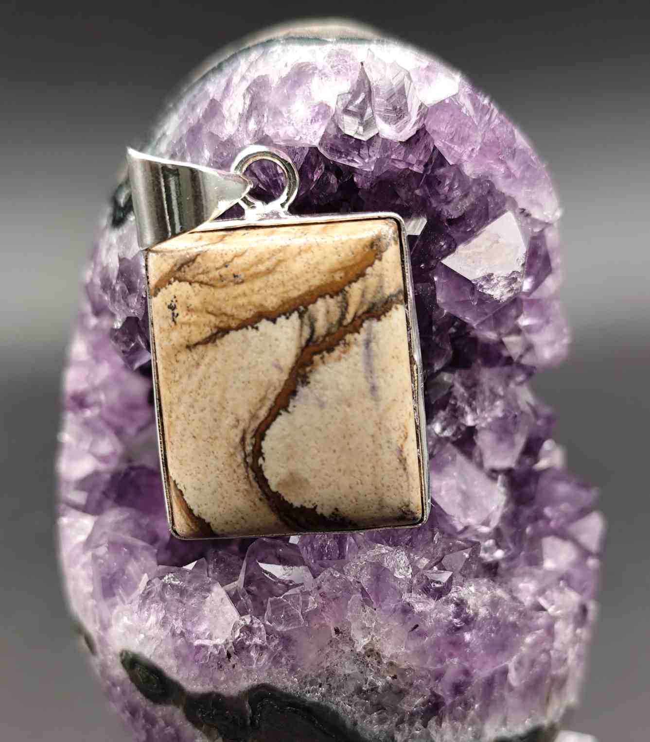 Colgante de Jaspe Tierra