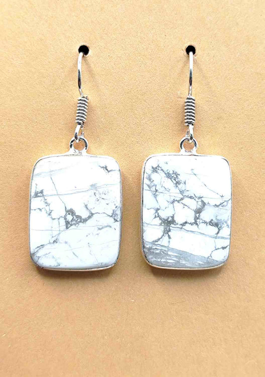 Pendientes de Howlita
