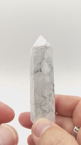 Howlite Point