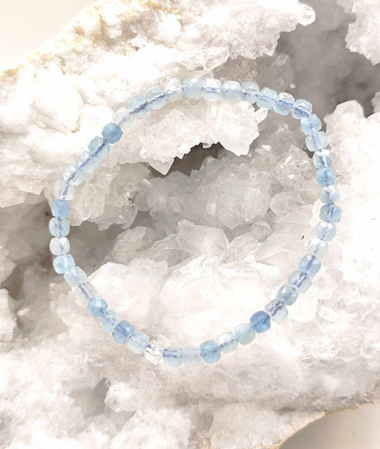 Pulsera de Aguamarina Cubos