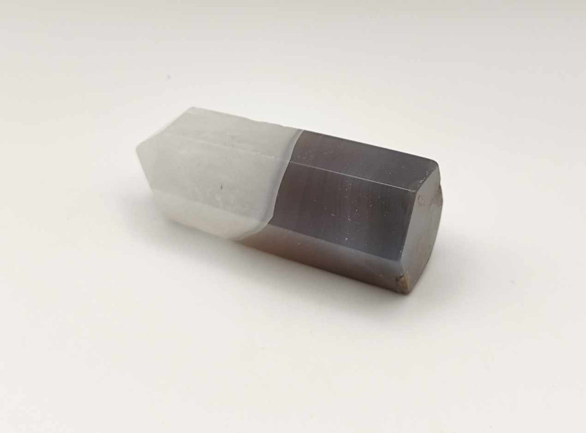 Pointe d'agate grise