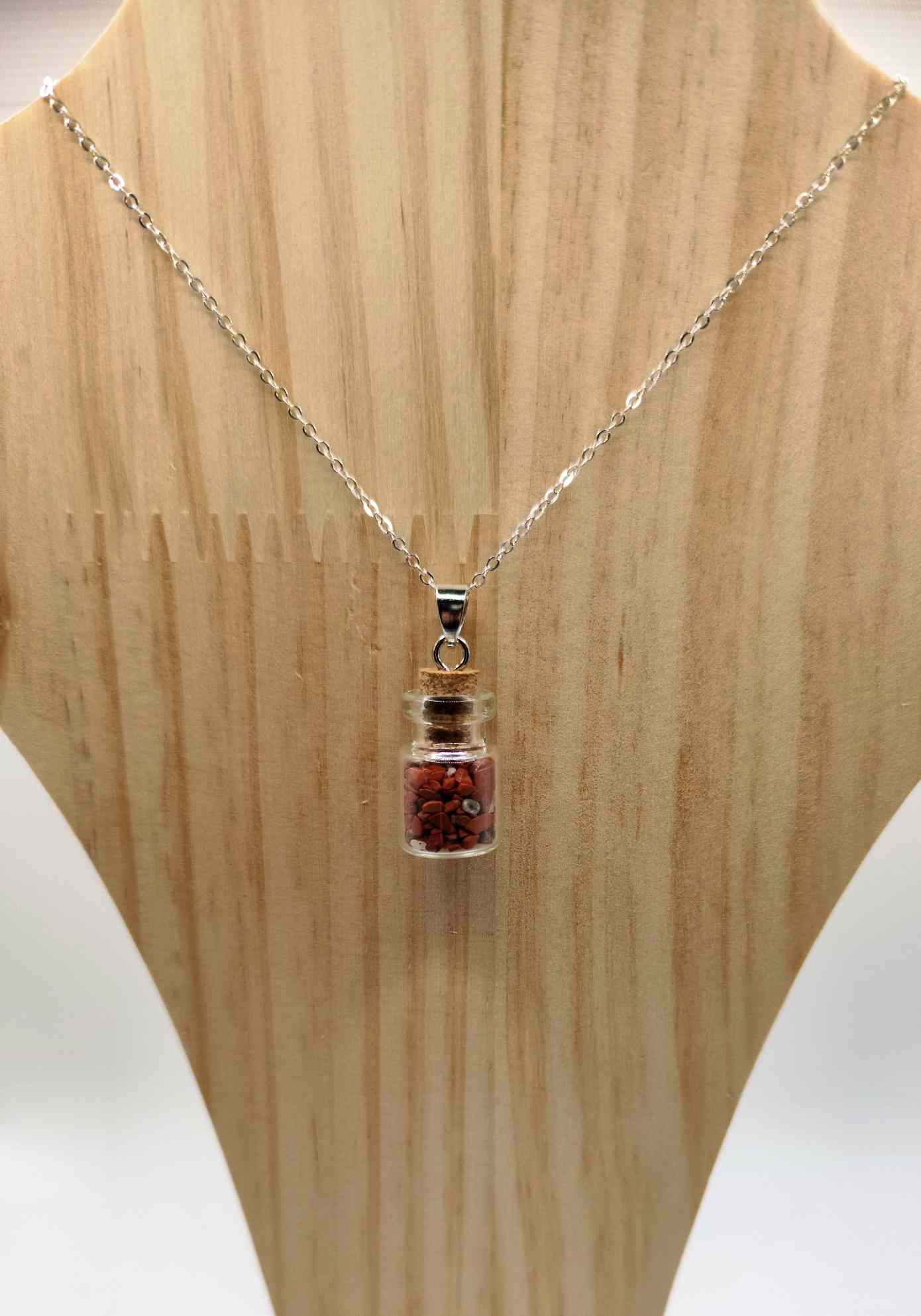 Collar Botellita de Jaspe Rojo