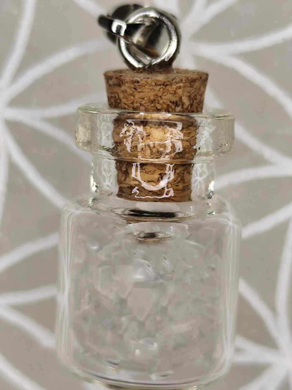 Collar Botellita de Cuarzo Blanco